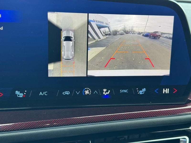 Chevrolet Traverse Vehicle Image 23