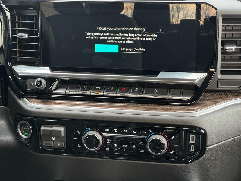 Chevrolet Silverado 2500HD Vehicle Image 08