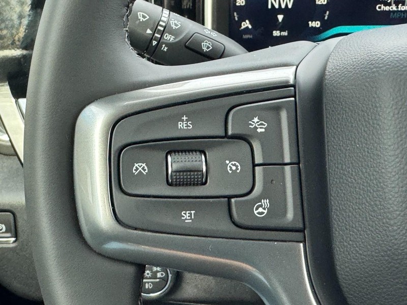 Chevrolet Silverado 2500HD Vehicle Image 14