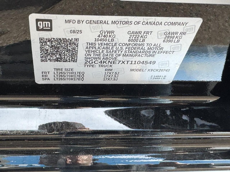 Chevrolet Silverado 2500HD Vehicle Image 18