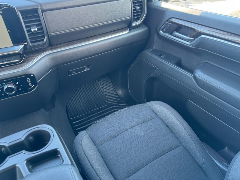 Chevrolet Silverado 1500 Vehicle Image 16