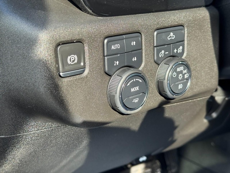 Chevrolet Silverado 1500 Vehicle Image 18