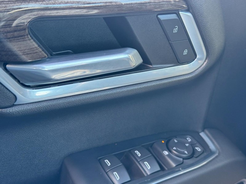 Chevrolet Silverado 1500 Vehicle Image 24