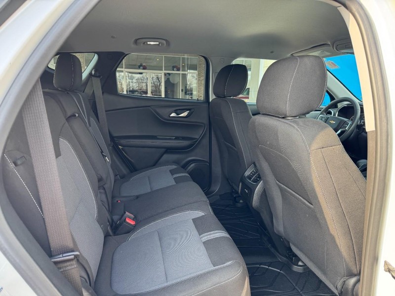 Chevrolet Blazer Vehicle Full-screen Gallery Image 10