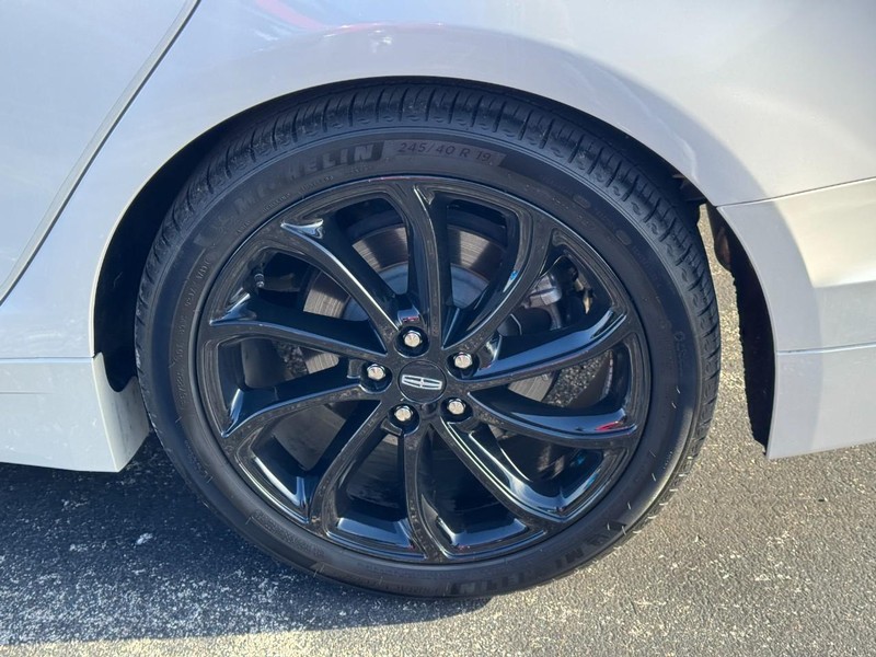 Lincoln MKZ Vehicle Image 07