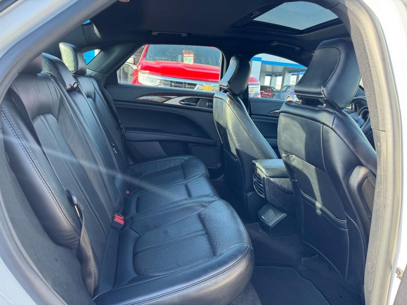 Lincoln MKZ Vehicle Image 10