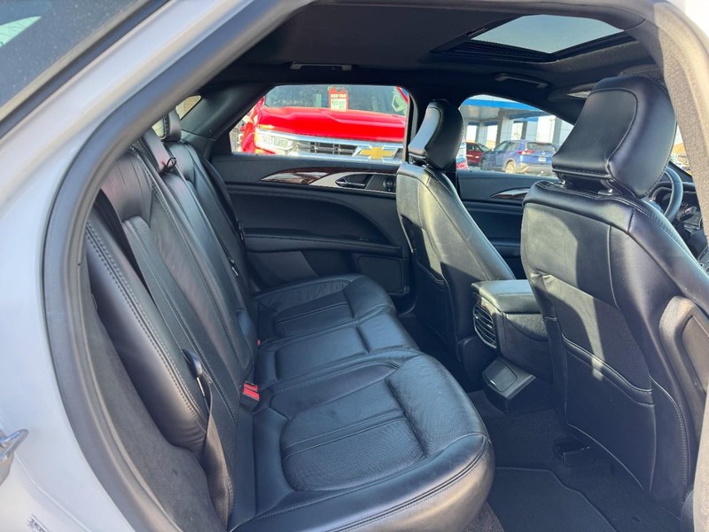 Lincoln MKZ Vehicle Image 11