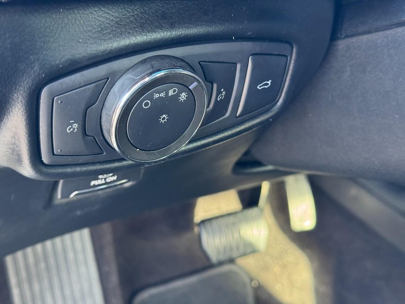 Lincoln MKZ Vehicle Image 18