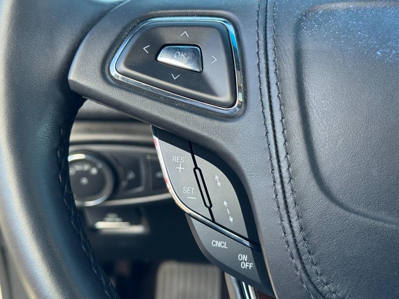 Lincoln MKZ Vehicle Image 19