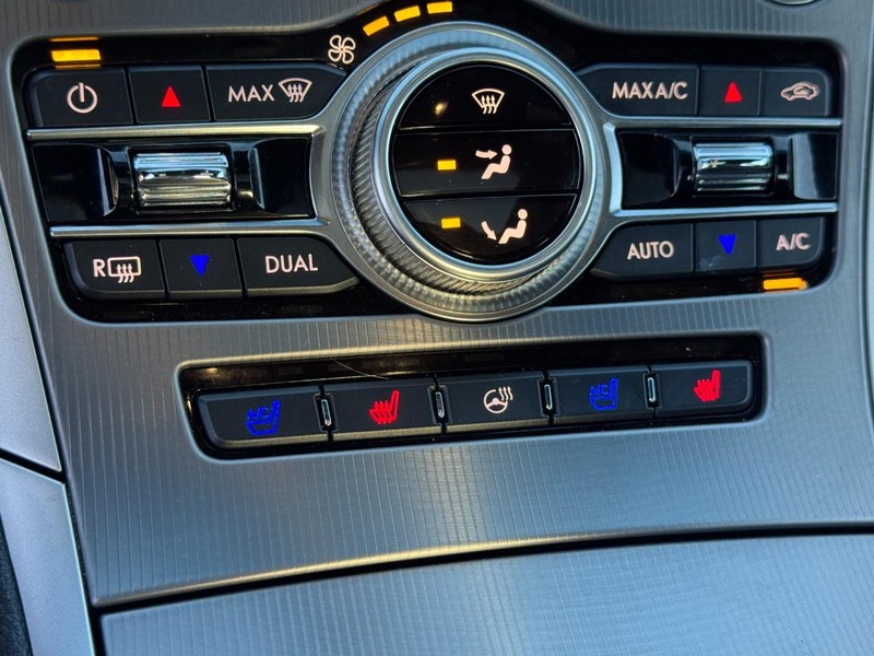 Lincoln MKZ Vehicle Image 24