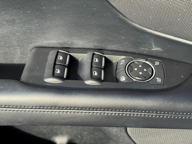 Lincoln MKZ Vehicle Image 26