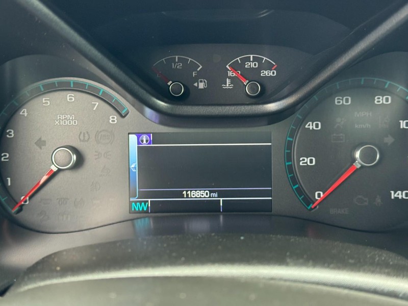 Chevrolet Colorado Vehicle Full-screen Gallery Image 19