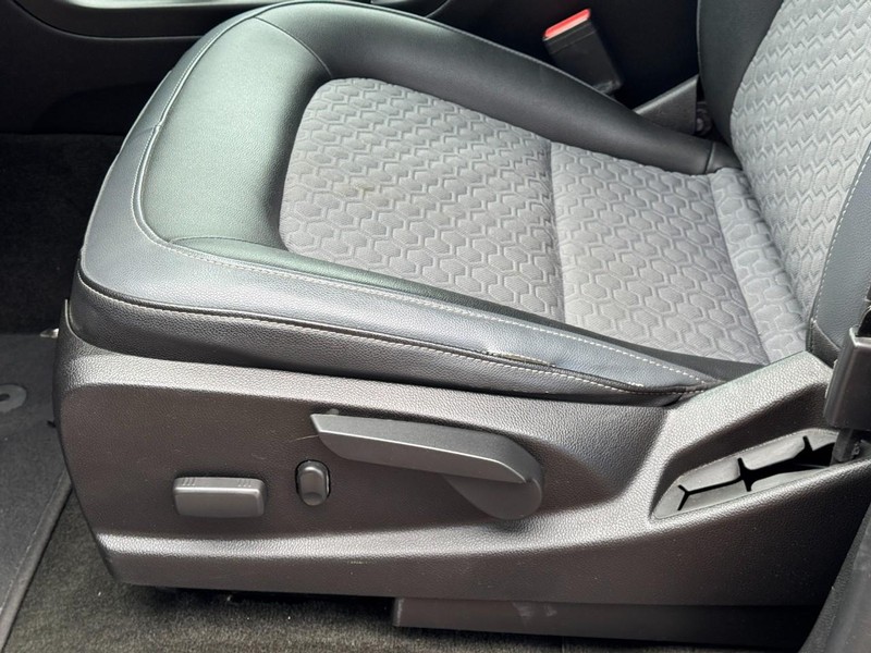 Chevrolet Colorado Vehicle Full-screen Gallery Image 23