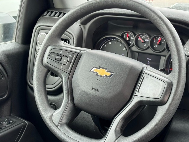Chevrolet Silverado 2500HD Vehicle Image 08