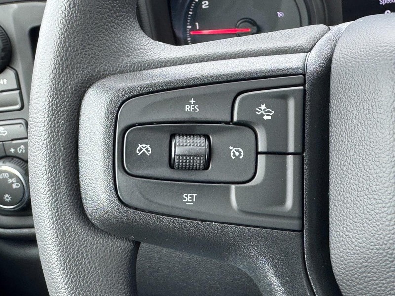 Chevrolet Silverado 2500HD Vehicle Image 14