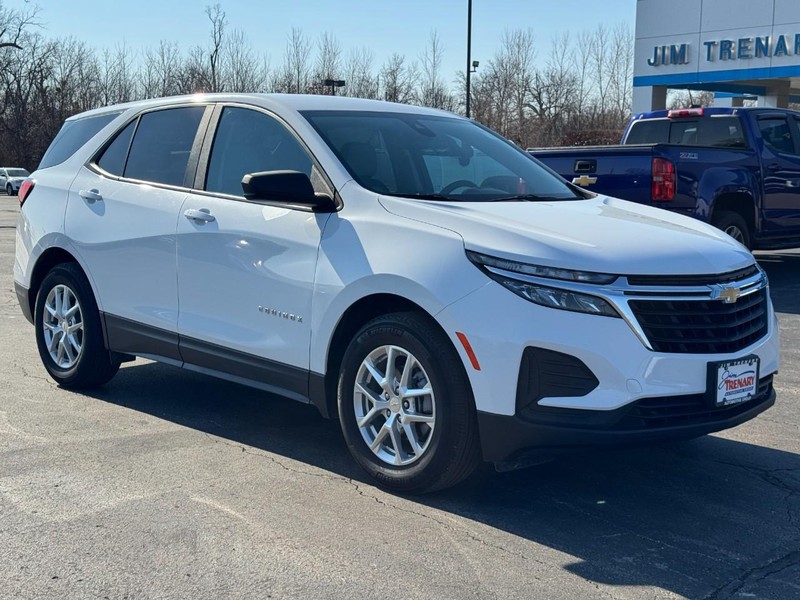 Chevrolet Equinox Vehicle Full-screen Gallery Image 02