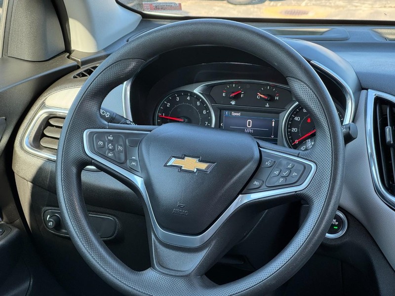Chevrolet Equinox Vehicle Full-screen Gallery Image 12