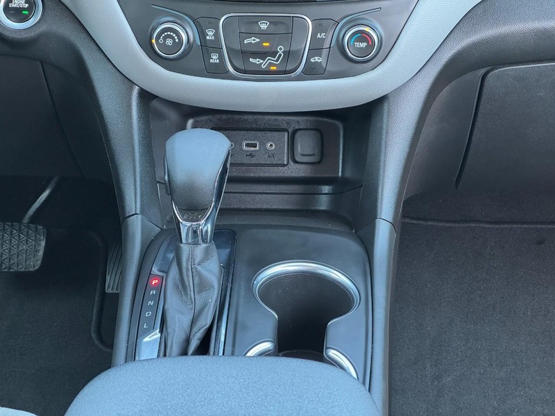 Chevrolet Equinox Vehicle Full-screen Gallery Image 14