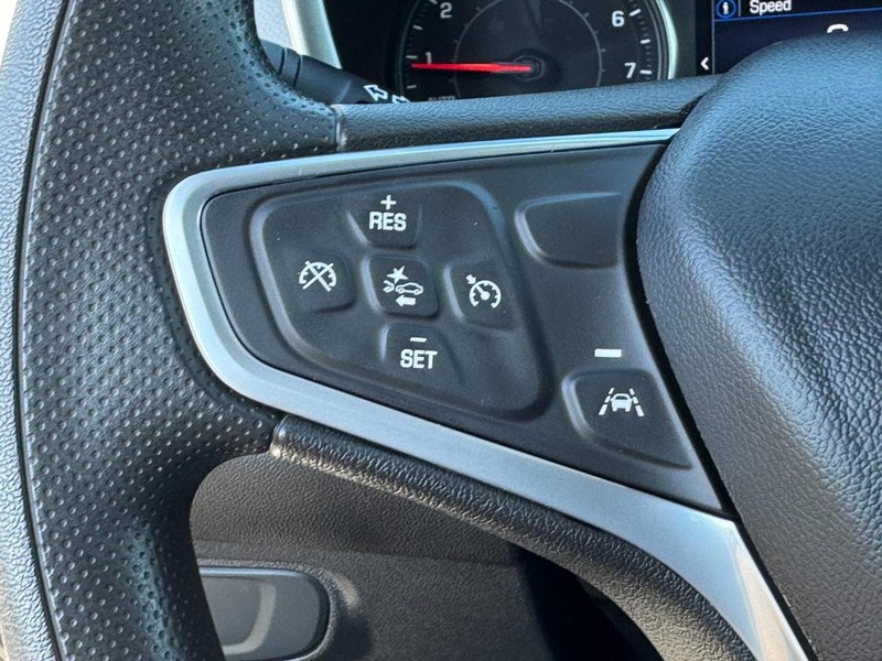 Chevrolet Equinox Vehicle Full-screen Gallery Image 18