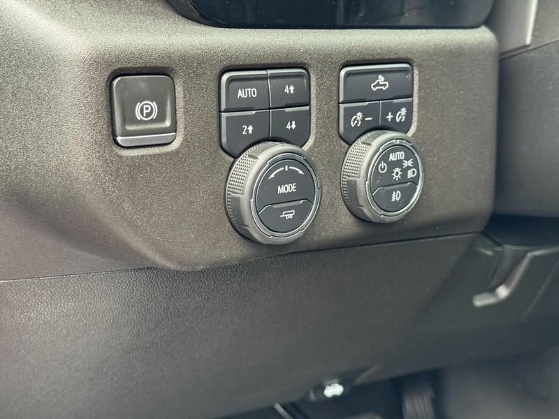 Chevrolet Silverado 1500 Vehicle Image 17