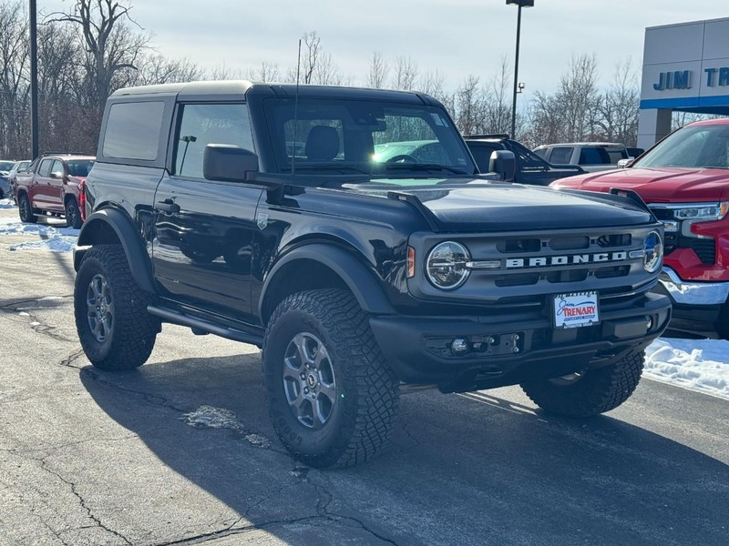 Ford Bronco Vehicle Image 02