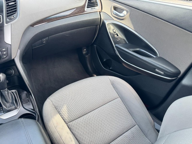 Hyundai Santa Fe Sport Vehicle Image 15