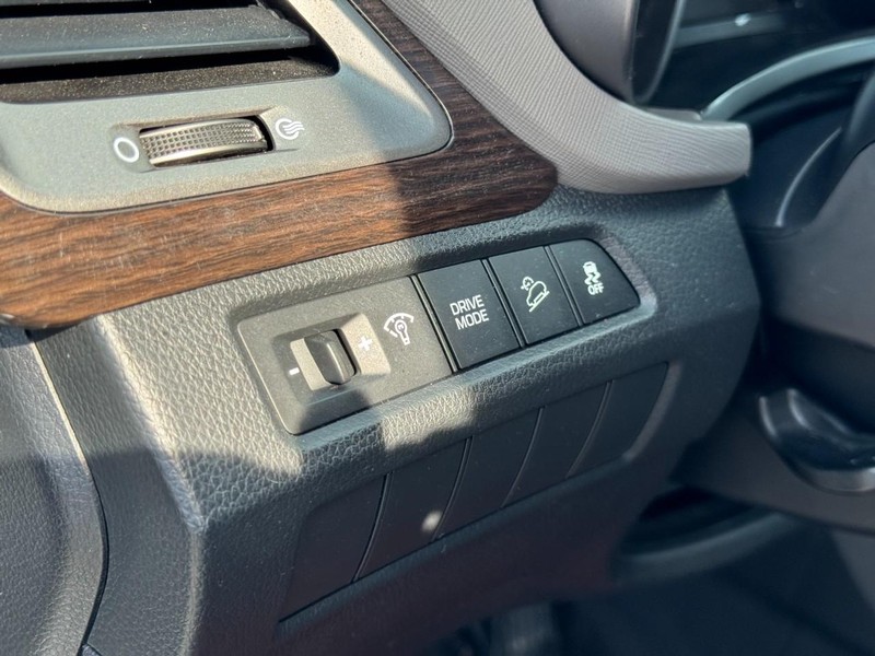 Hyundai Santa Fe Sport Vehicle Image 16