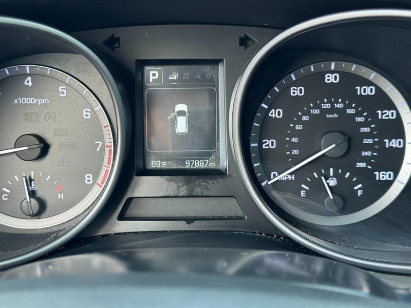 Hyundai Santa Fe Sport Vehicle Image 19