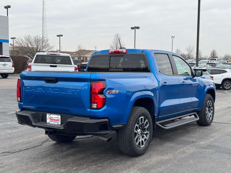 Chevrolet Colorado Vehicle Full-screen Gallery Image 03