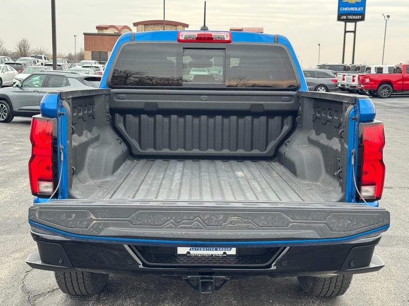 Chevrolet Colorado Vehicle Full-screen Gallery Image 04