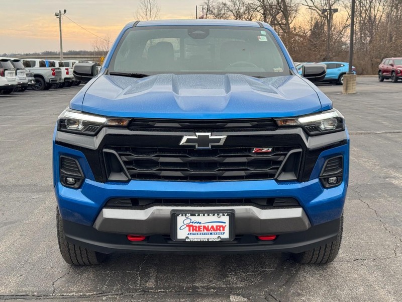 Chevrolet Colorado Vehicle Full-screen Gallery Image 09