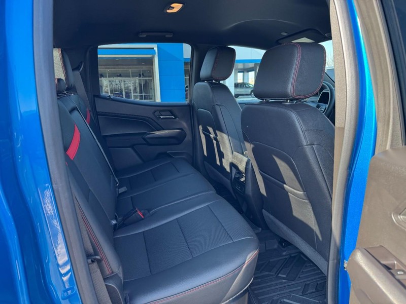 Chevrolet Colorado Vehicle Full-screen Gallery Image 10