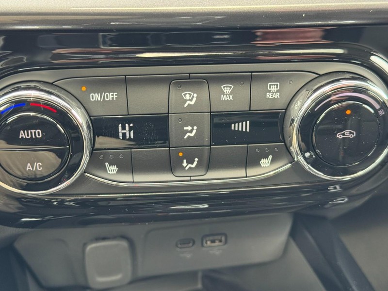 Chevrolet Trax Vehicle Image 16