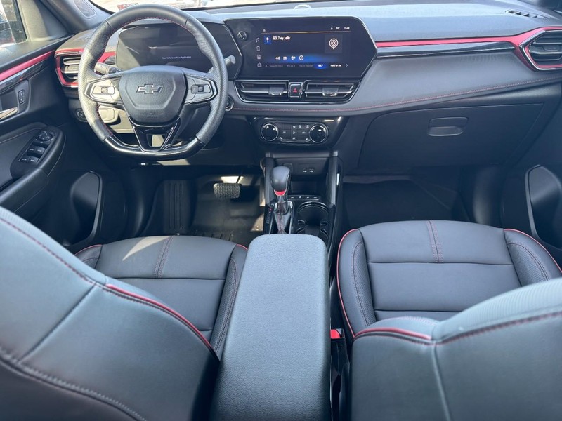 Chevrolet TrailBlazer Vehicle Image 11