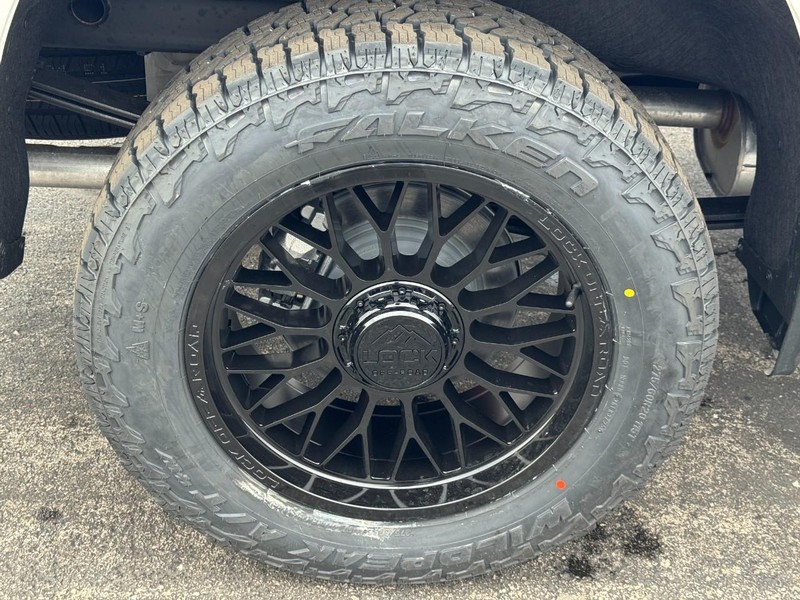 Chevrolet Silverado 1500 Vehicle Image 04