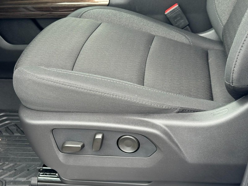 Chevrolet Silverado 1500 Vehicle Image 12