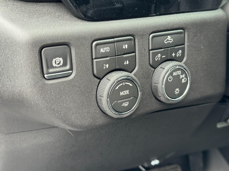 Chevrolet Silverado 1500 Vehicle Image 13