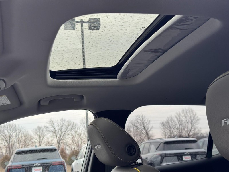 Chevrolet Trax Vehicle Image 12