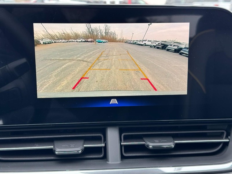 Chevrolet Trax Vehicle Image 16