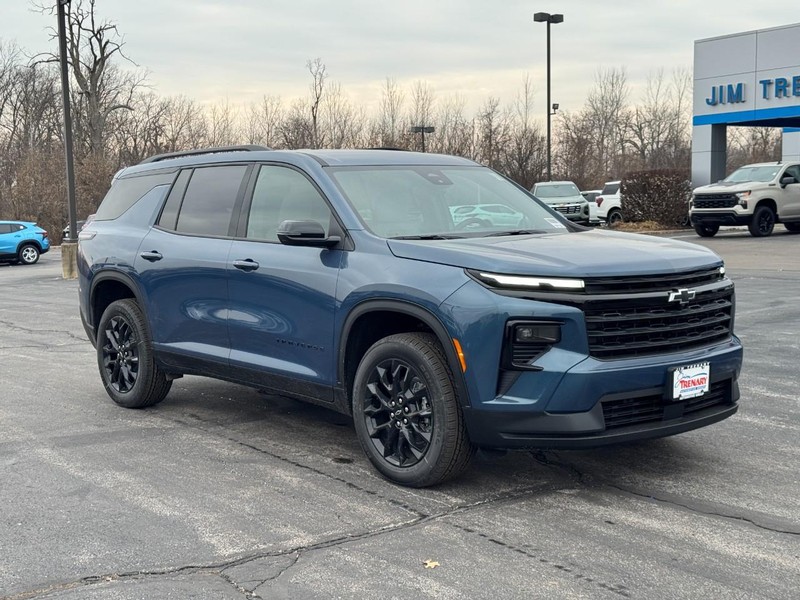 Chevrolet Traverse Vehicle Image 02