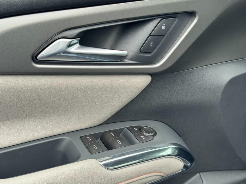 Chevrolet Traverse Vehicle Image 11