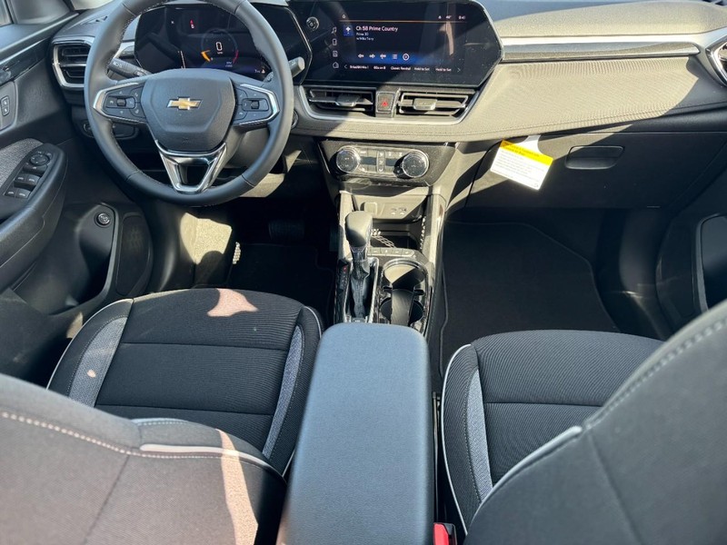 Chevrolet TrailBlazer Vehicle Image 06