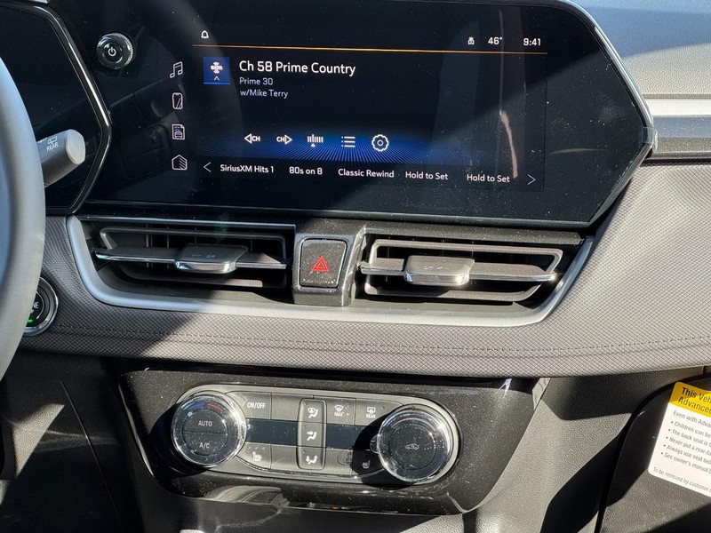 Chevrolet TrailBlazer Vehicle Image 08