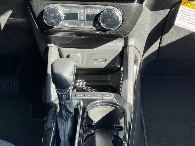 Chevrolet TrailBlazer Vehicle Image 09