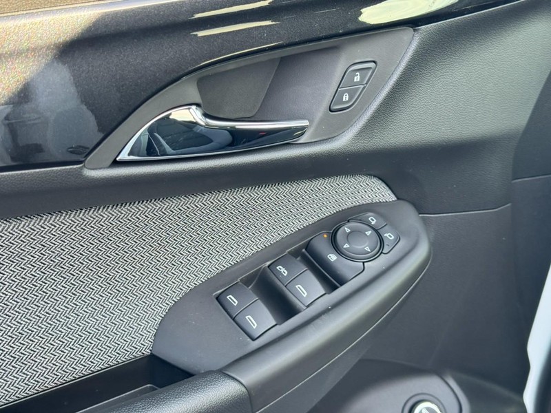 Chevrolet TrailBlazer Vehicle Image 10