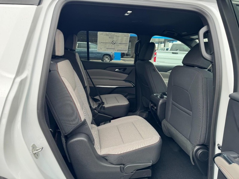 Chevrolet Traverse Vehicle Image 05