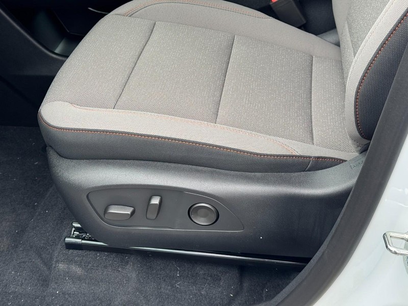 Chevrolet Traverse Vehicle Image 12