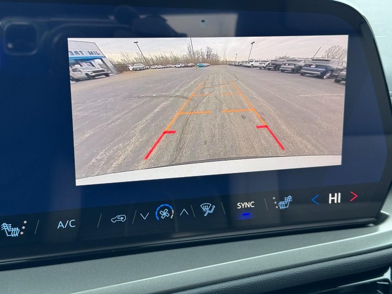 Chevrolet Traverse Vehicle Image 16