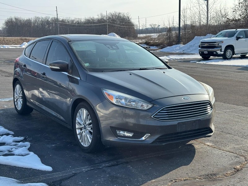 Ford Focus Vehicle Image 02