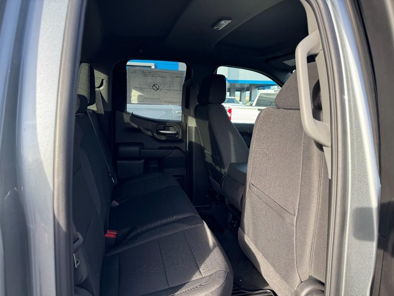 Chevrolet Silverado 1500 Vehicle Image 05